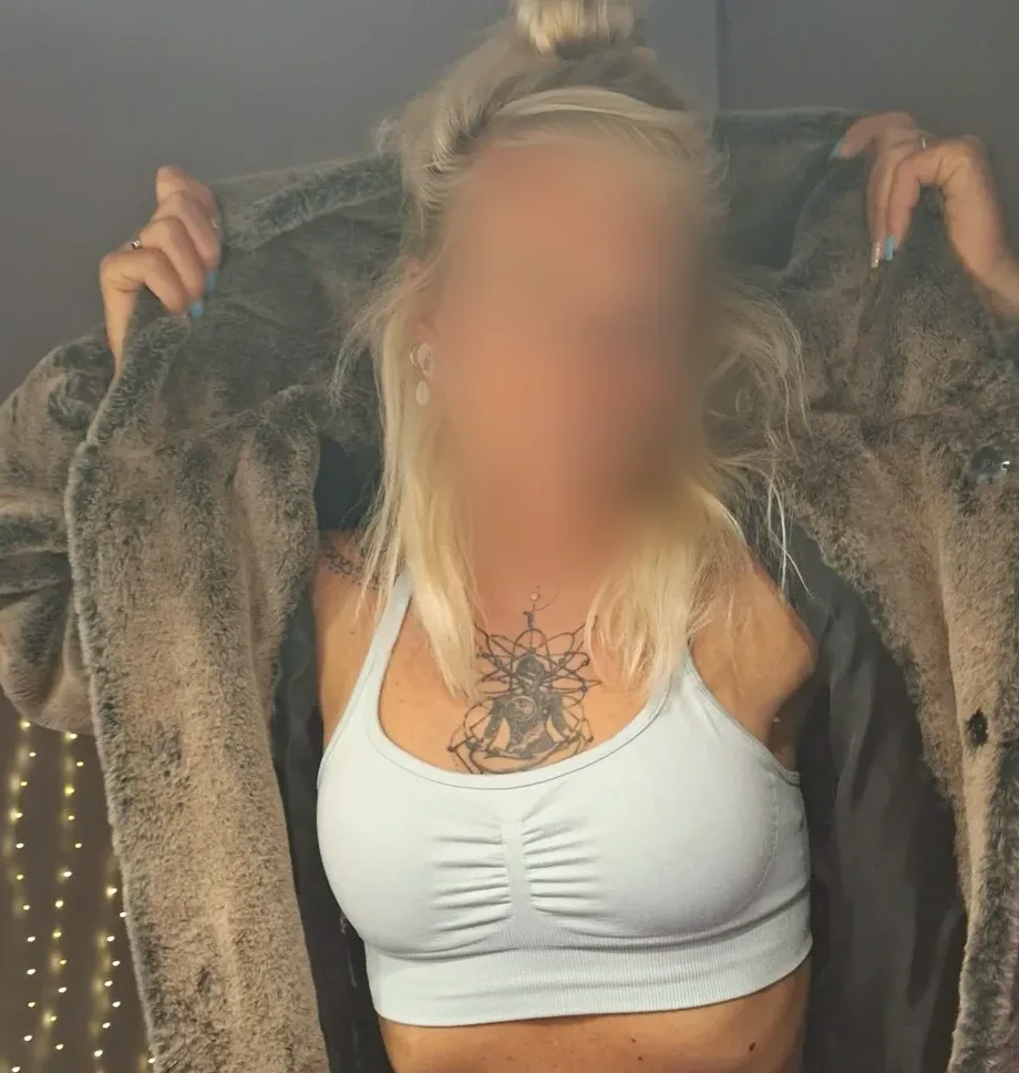 Jessica, 33